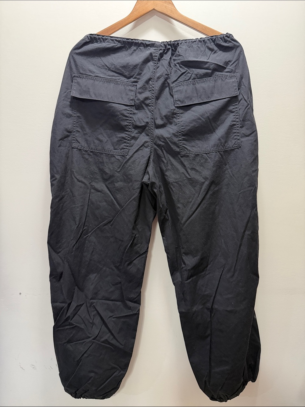 Aritzia TNA Like New Black Hrise Parachute Pants Size M /L39 / I29/ - Picture 4 of 9